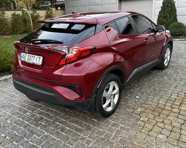 Красный Тойота C-HR, объемом двигателя 1.99 л и пробегом 90 тыс. км за 23000 $, фото 5 на Automoto.ua