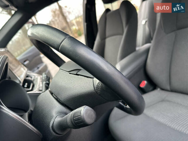 Красный Тойота C-HR, объемом двигателя 1.99 л и пробегом 46 тыс. км за 21500 $, фото 114 на Automoto.ua