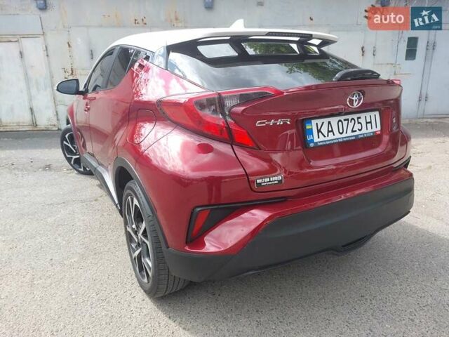 Красный Тойота C-HR, объемом двигателя 1.99 л и пробегом 77 тыс. км за 19900 $, фото 7 на Automoto.ua