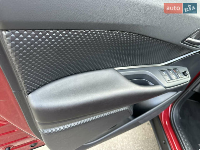 Красный Тойота C-HR, объемом двигателя 1.99 л и пробегом 46 тыс. км за 21500 $, фото 94 на Automoto.ua