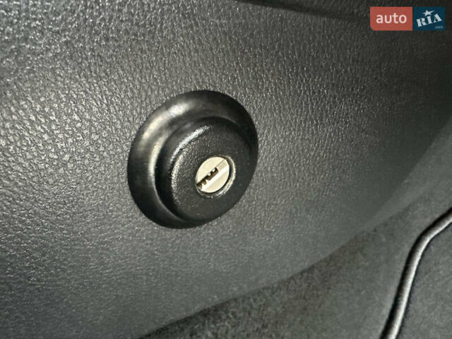 Красный Тойота C-HR, объемом двигателя 1.99 л и пробегом 46 тыс. км за 21500 $, фото 123 на Automoto.ua