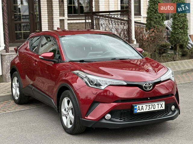 Красный Тойота C-HR, объемом двигателя 1.99 л и пробегом 46 тыс. км за 21500 $, фото 10 на Automoto.ua