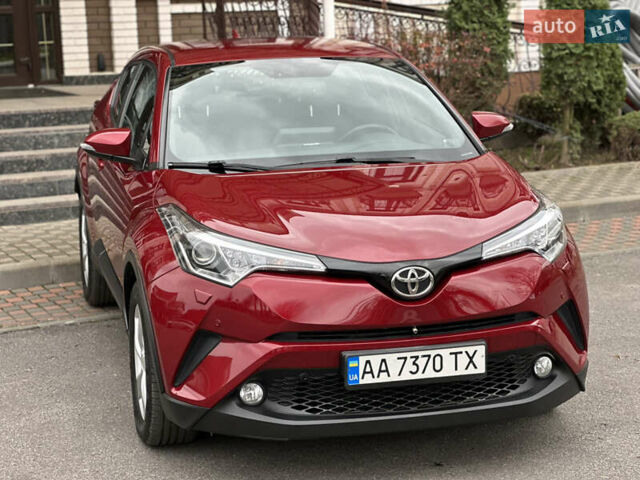 Красный Тойота C-HR, объемом двигателя 1.99 л и пробегом 46 тыс. км за 21500 $, фото 8 на Automoto.ua