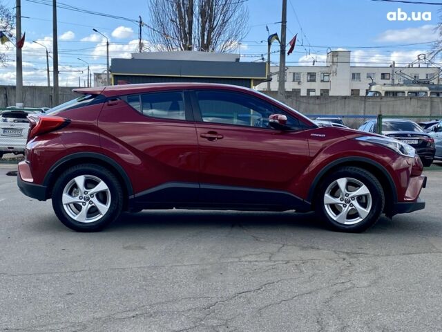 Красный Тойота C-HR, объемом двигателя 1.8 л и пробегом 45 тыс. км за 23900 $, фото 1 на Automoto.ua