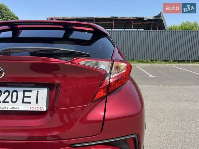 Красный Тойота C-HR, объемом двигателя 2 л и пробегом 61 тыс. км за 18300 $, фото 15 на Automoto.ua