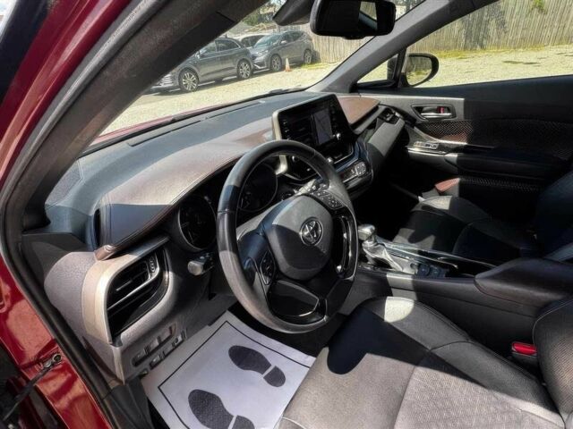 Красный Тойота C-HR, объемом двигателя 2 л и пробегом 40 тыс. км за 7800 $, фото 5 на Automoto.ua