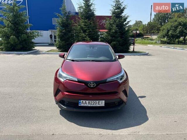 Красный Тойота C-HR, объемом двигателя 2 л и пробегом 61 тыс. км за 18300 $, фото 1 на Automoto.ua