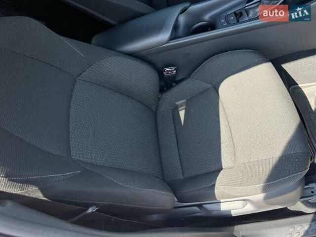 Красный Тойота C-HR, объемом двигателя 2 л и пробегом 61 тыс. км за 18300 $, фото 60 на Automoto.ua