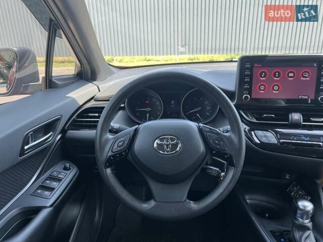 Красный Тойота C-HR, объемом двигателя 2 л и пробегом 61 тыс. км за 18300 $, фото 33 на Automoto.ua