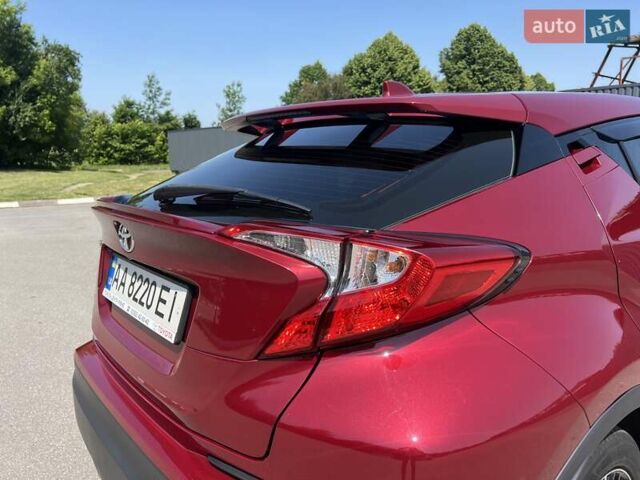 Красный Тойота C-HR, объемом двигателя 2 л и пробегом 61 тыс. км за 18300 $, фото 16 на Automoto.ua