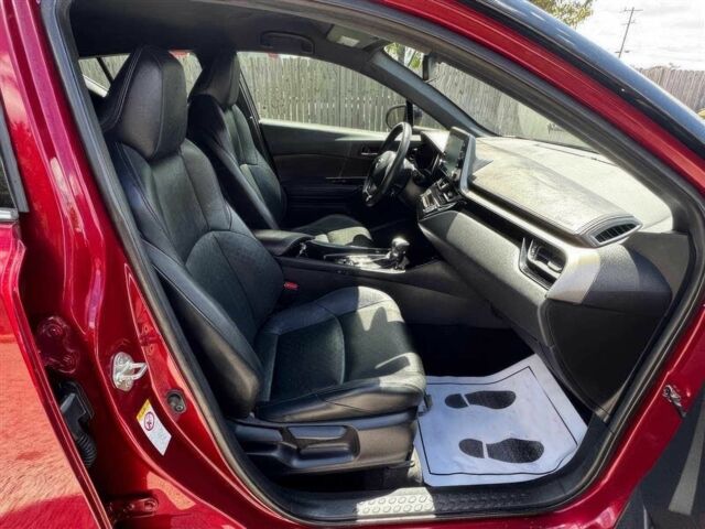 Тойота C-HR 2019 в Кривом Роге на Automoto.ua Красный Тойота C-HR, объемом двигателя 2 л и пробегом 49 тыс. км за 7400 $, фото 9 на Automoto.ua