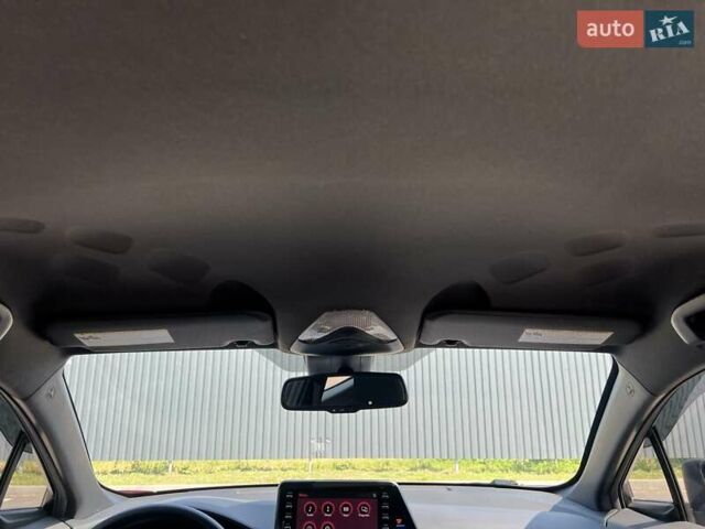 Красный Тойота C-HR, объемом двигателя 2 л и пробегом 61 тыс. км за 18300 $, фото 56 на Automoto.ua