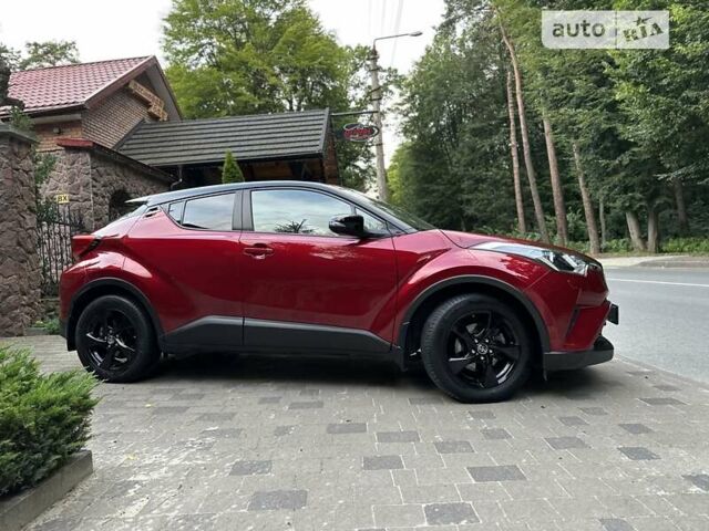 Красный Тойота C-HR, объемом двигателя 1.2 л и пробегом 59 тыс. км за 24700 $, фото 11 на Automoto.ua