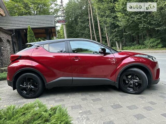 Красный Тойота C-HR, объемом двигателя 1.2 л и пробегом 59 тыс. км за 24700 $, фото 90 на Automoto.ua