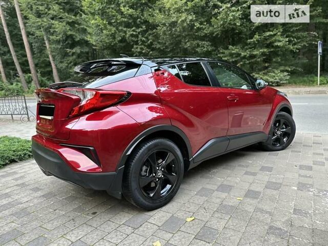 Красный Тойота C-HR, объемом двигателя 1.2 л и пробегом 59 тыс. км за 24700 $, фото 92 на Automoto.ua