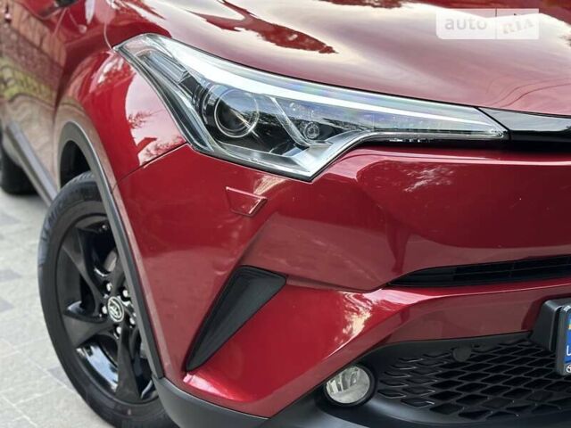 Красный Тойота C-HR, объемом двигателя 1.2 л и пробегом 59 тыс. км за 24700 $, фото 39 на Automoto.ua