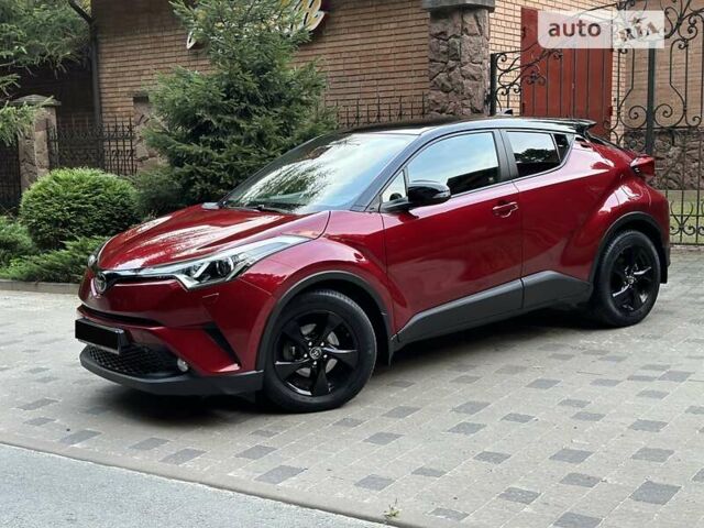 Красный Тойота C-HR, объемом двигателя 1.2 л и пробегом 59 тыс. км за 24700 $, фото 25 на Automoto.ua