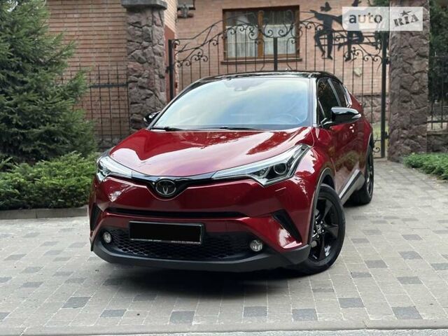 Красный Тойота C-HR, объемом двигателя 1.2 л и пробегом 59 тыс. км за 24700 $, фото 99 на Automoto.ua