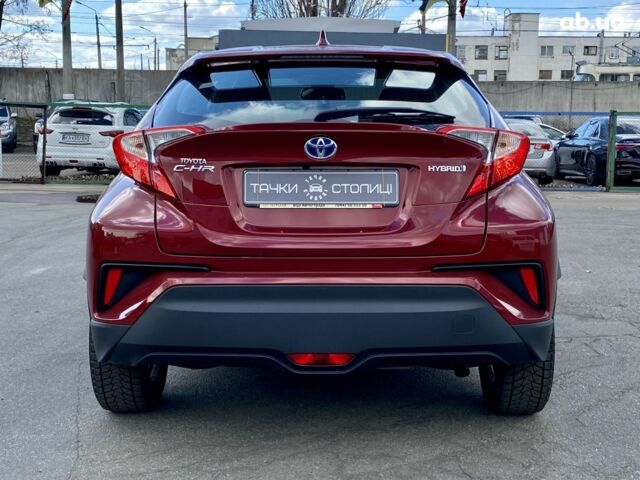 Красный Тойота C-HR, объемом двигателя 1.8 л и пробегом 45 тыс. км за 23900 $, фото 3 на Automoto.ua