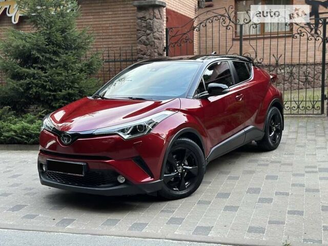 Красный Тойота C-HR, объемом двигателя 1.2 л и пробегом 59 тыс. км за 24700 $, фото 23 на Automoto.ua