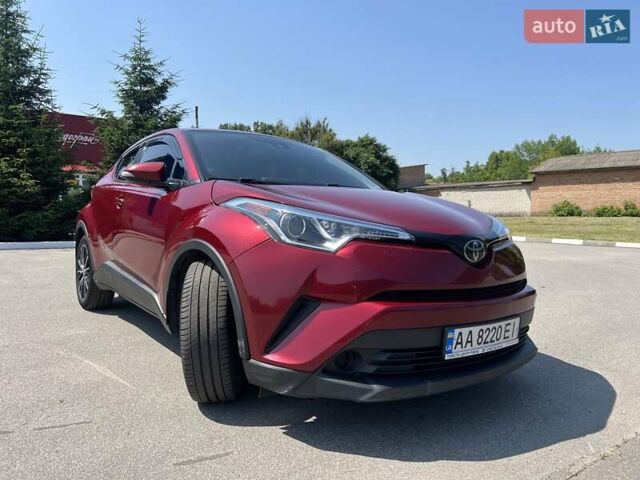 Красный Тойота C-HR, объемом двигателя 2 л и пробегом 61 тыс. км за 18300 $, фото 6 на Automoto.ua