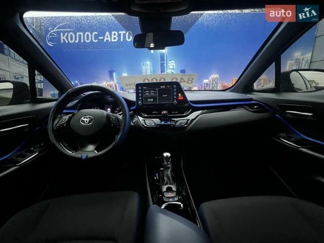 Красный Тойота C-HR, объемом двигателя 1.99 л и пробегом 40 тыс. км за 20000 $, фото 10 на Automoto.ua