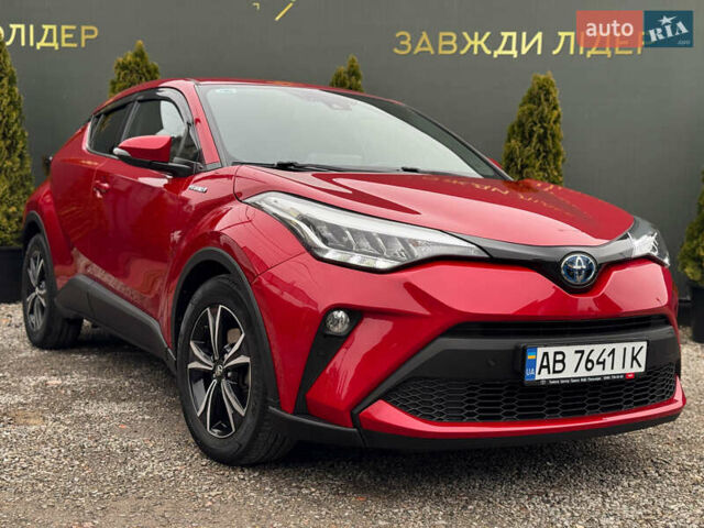 Красный Тойота C-HR, объемом двигателя 1.8 л и пробегом 79 тыс. км за 24800 $, фото 10 на Automoto.ua