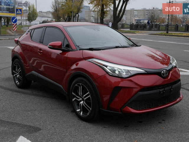 Красный Тойота C-HR, объемом двигателя 2 л и пробегом 73 тыс. км за 18800 $, фото 1 на Automoto.ua
