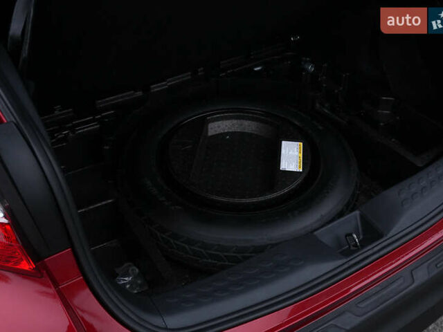 Красный Тойота C-HR, объемом двигателя 2 л и пробегом 73 тыс. км за 18800 $, фото 24 на Automoto.ua