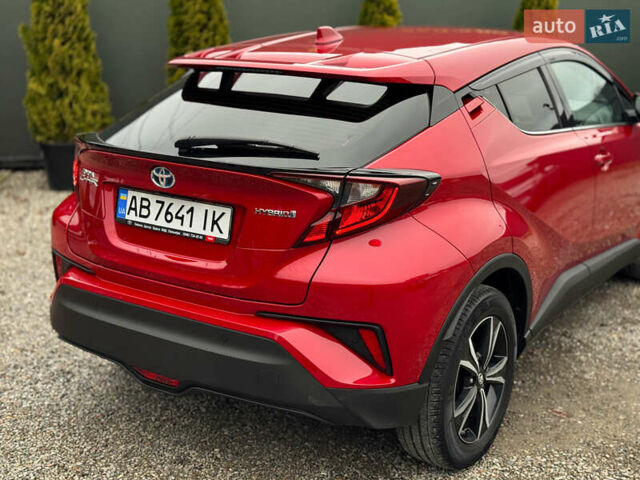 Красный Тойота C-HR, объемом двигателя 1.8 л и пробегом 79 тыс. км за 24800 $, фото 6 на Automoto.ua