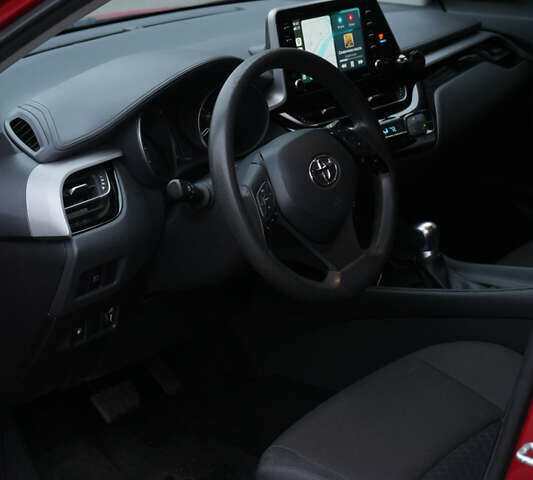 Красный Тойота C-HR, объемом двигателя 2 л и пробегом 73 тыс. км за 18800 $, фото 22 на Automoto.ua