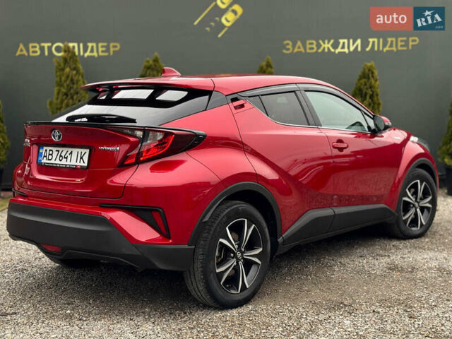 Красный Тойота C-HR, объемом двигателя 1.8 л и пробегом 79 тыс. км за 24800 $, фото 12 на Automoto.ua