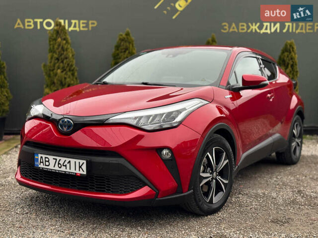 Красный Тойота C-HR, объемом двигателя 1.8 л и пробегом 79 тыс. км за 24800 $, фото 11 на Automoto.ua