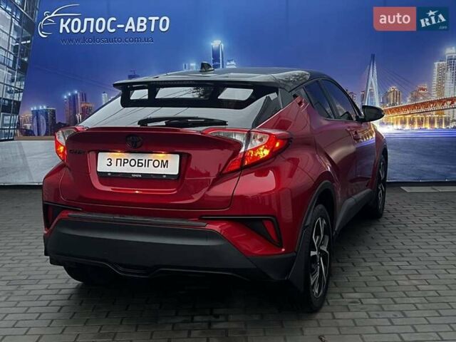 Красный Тойота C-HR, объемом двигателя 1.99 л и пробегом 40 тыс. км за 20000 $, фото 2 на Automoto.ua