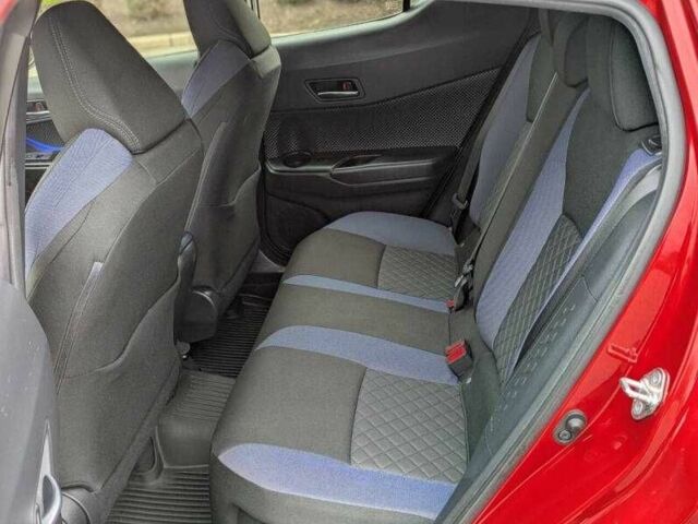 Красный Тойота C-HR, объемом двигателя 2 л и пробегом 66 тыс. км за 5500 $, фото 14 на Automoto.ua