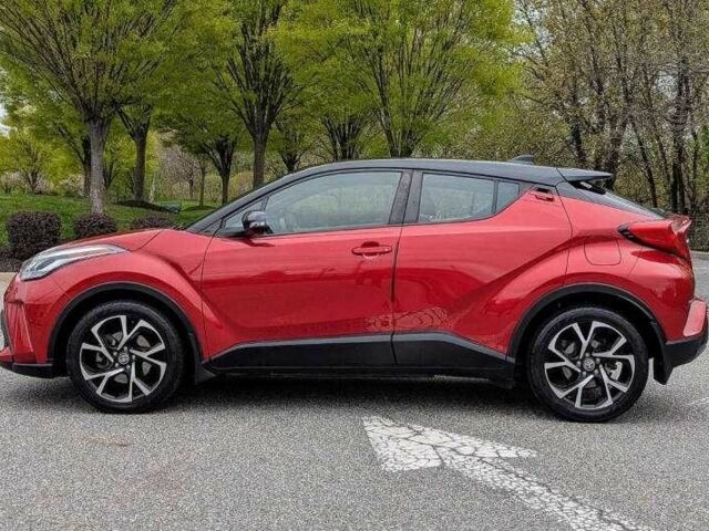 Красный Тойота C-HR, объемом двигателя 2 л и пробегом 66 тыс. км за 5500 $, фото 1 на Automoto.ua