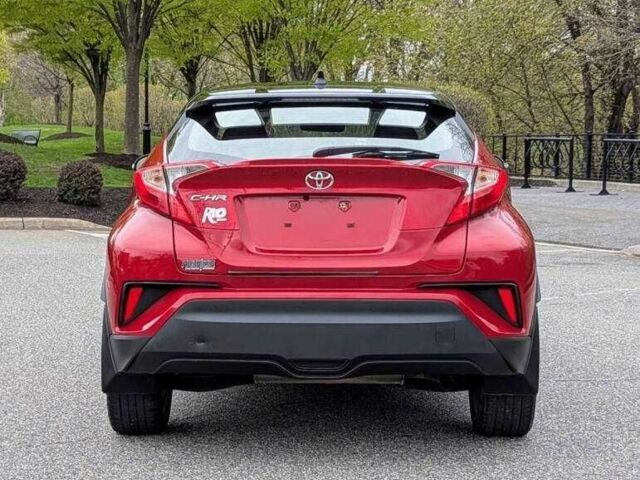 Красный Тойота C-HR, объемом двигателя 2 л и пробегом 66 тыс. км за 5500 $, фото 3 на Automoto.ua