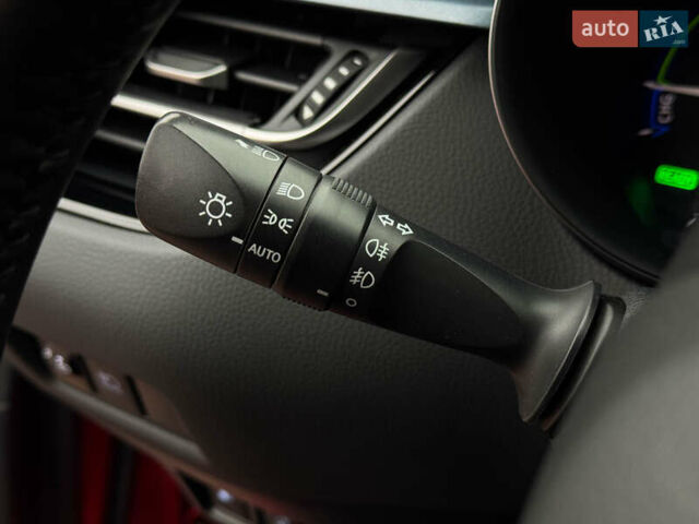 Красный Тойота C-HR, объемом двигателя 1.8 л и пробегом 79 тыс. км за 24800 $, фото 34 на Automoto.ua