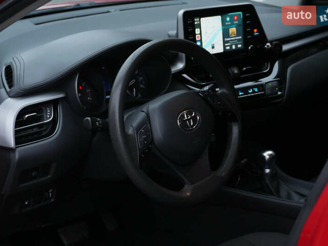 Красный Тойота C-HR, объемом двигателя 2 л и пробегом 73 тыс. км за 18800 $, фото 18 на Automoto.ua