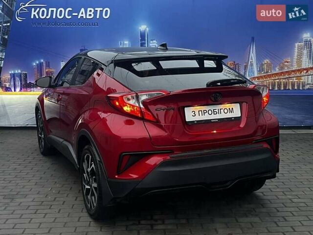 Красный Тойота C-HR, объемом двигателя 1.99 л и пробегом 40 тыс. км за 20000 $, фото 3 на Automoto.ua