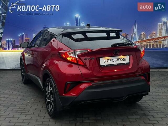Красный Тойота C-HR, объемом двигателя 1.99 л и пробегом 40 тыс. км за 20000 $, фото 4 на Automoto.ua