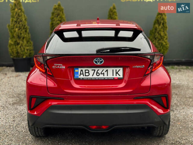 Красный Тойота C-HR, объемом двигателя 1.8 л и пробегом 79 тыс. км за 24800 $, фото 7 на Automoto.ua