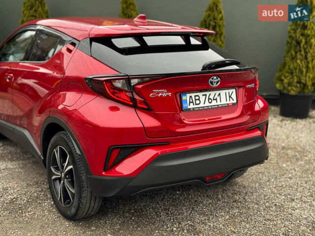 Красный Тойота C-HR, объемом двигателя 1.8 л и пробегом 79 тыс. км за 24800 $, фото 8 на Automoto.ua