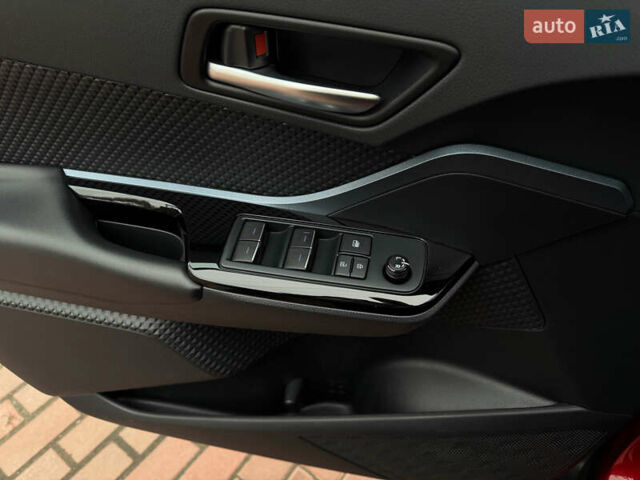 Красный Тойота C-HR, объемом двигателя 1.8 л и пробегом 79 тыс. км за 24800 $, фото 41 на Automoto.ua