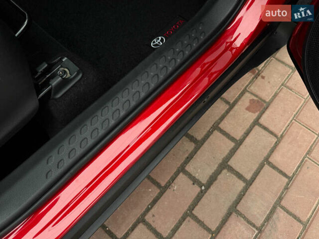 Красный Тойота C-HR, объемом двигателя 1.8 л и пробегом 79 тыс. км за 24800 $, фото 48 на Automoto.ua