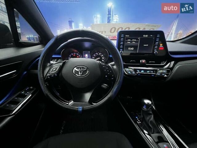 Красный Тойота C-HR, объемом двигателя 1.99 л и пробегом 40 тыс. км за 20000 $, фото 9 на Automoto.ua