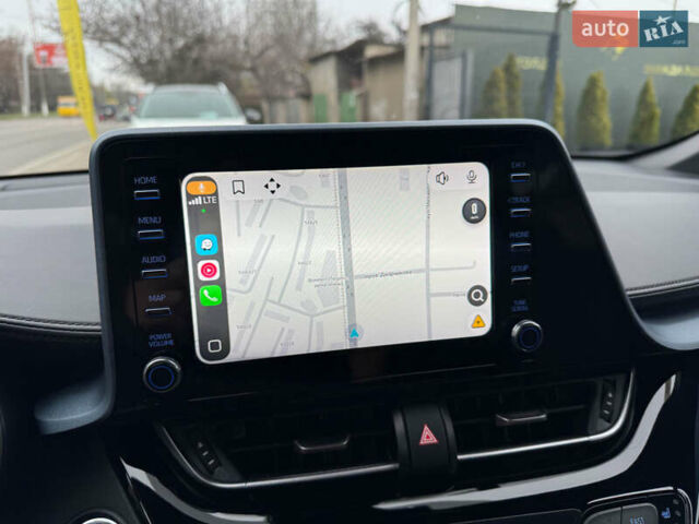 Красный Тойота C-HR, объемом двигателя 1.8 л и пробегом 79 тыс. км за 24800 $, фото 24 на Automoto.ua