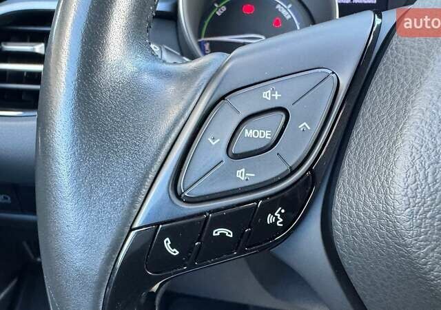 Красный Тойота C-HR, объемом двигателя 1.99 л и пробегом 69 тыс. км за 27493 $, фото 12 на Automoto.ua