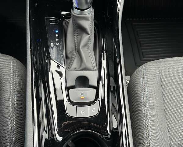 Красный Тойота C-HR, объемом двигателя 1.2 л и пробегом 59 тыс. км за 23900 $, фото 69 на Automoto.ua