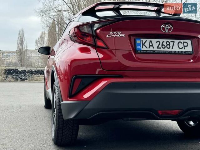 Красный Тойота C-HR, объемом двигателя 1.2 л и пробегом 59 тыс. км за 23900 $, фото 104 на Automoto.ua